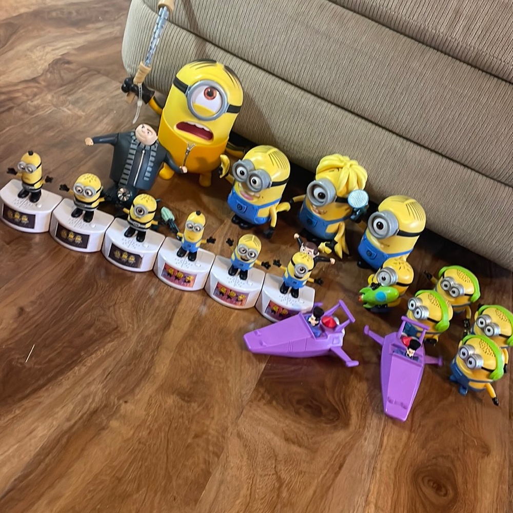 Minions Yellow Character Toy Set - Kids Action Figures